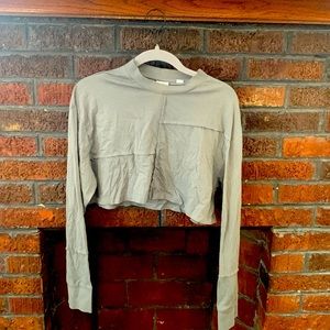 Collusion reverse stitch long sleep cropped top size small
